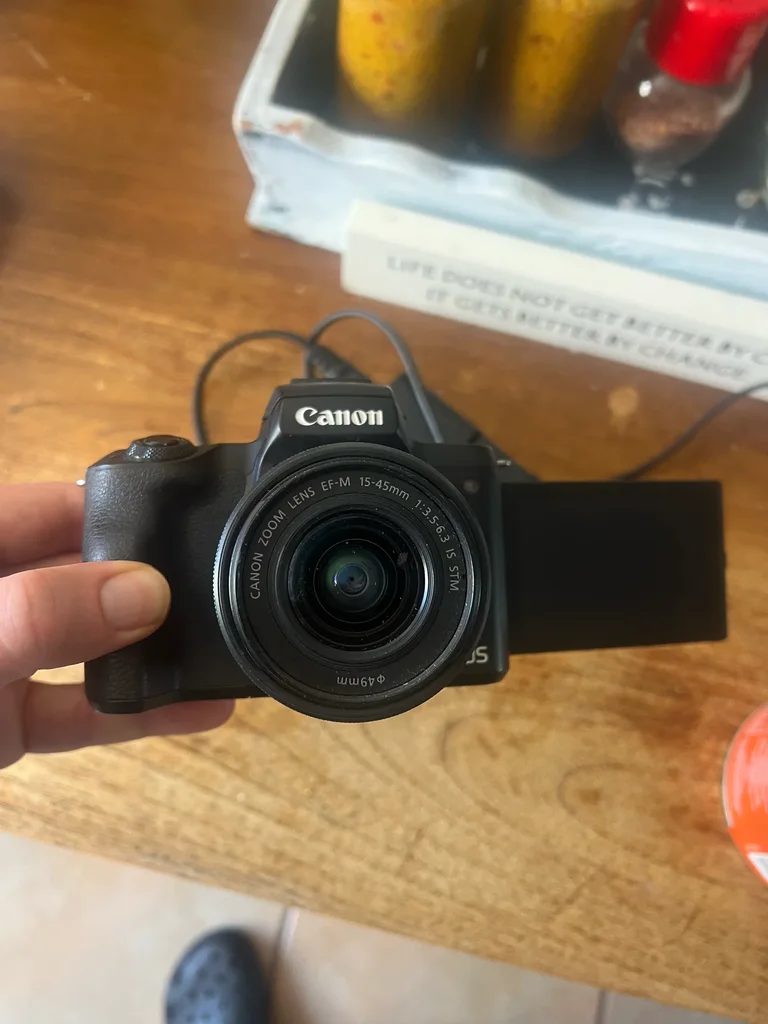 Canon EOS M50 Mirrorless Camera Kit with 15-45mm Lens photo 4