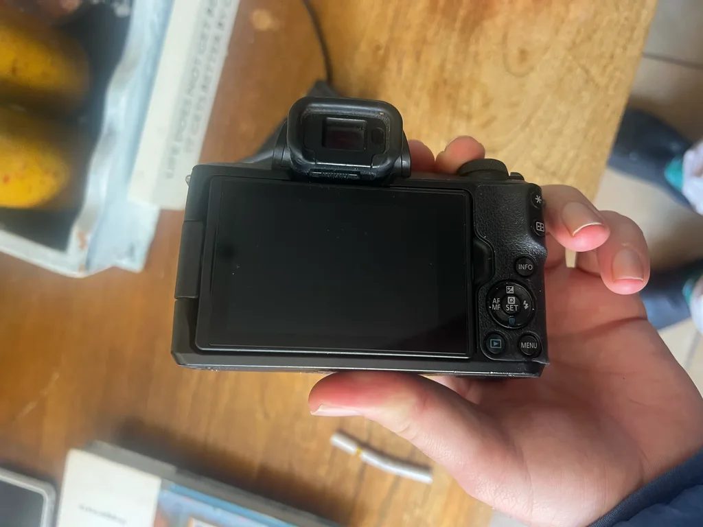 Canon EOS M50 Mirrorless Camera Kit with 15-45mm Lens