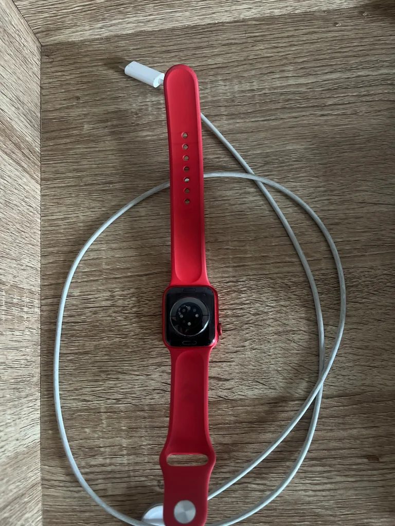 Red Apple Watch Series 6 photo 4