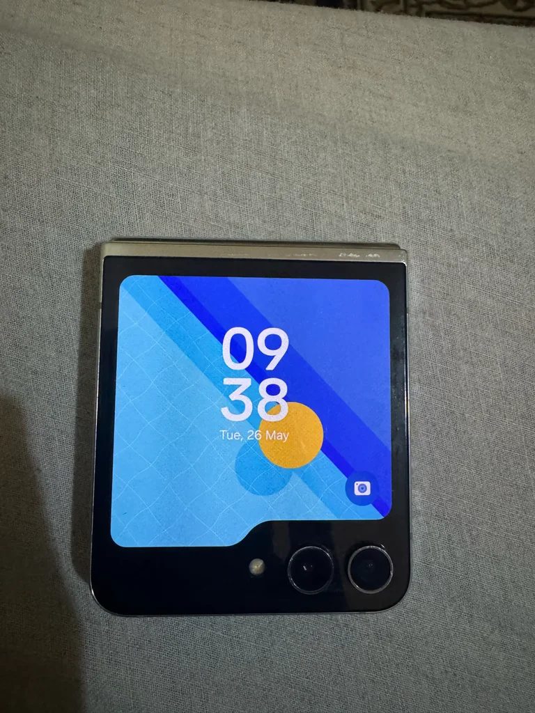 Samsung Galaxy Z Flip 5 256GB photo 4