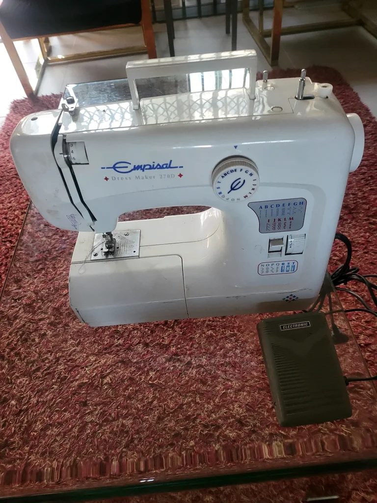 Electric Sewing Machine photo 3